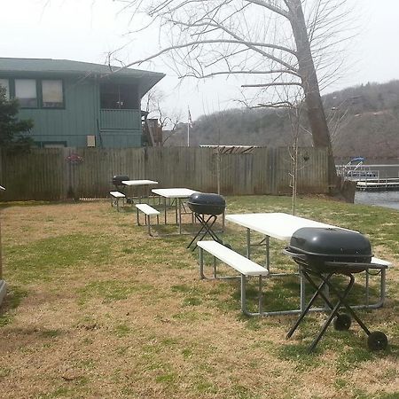 Bull Creek Taneycomo Lakefront Resort מראה חיצוני תמונה