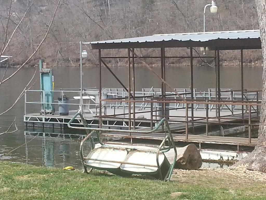 Bull Creek Taneycomo Lakefront Resort מראה חיצוני תמונה
