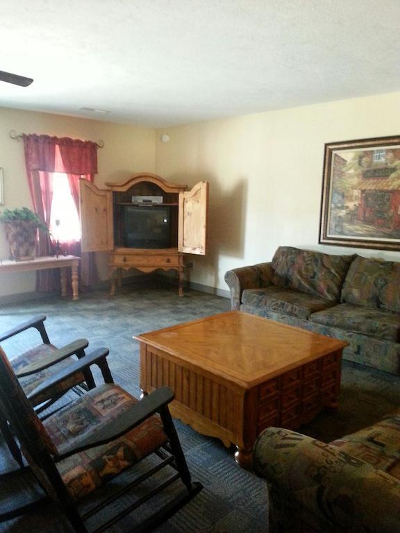 Bull Creek Taneycomo Lakefront Resort מראה חיצוני תמונה