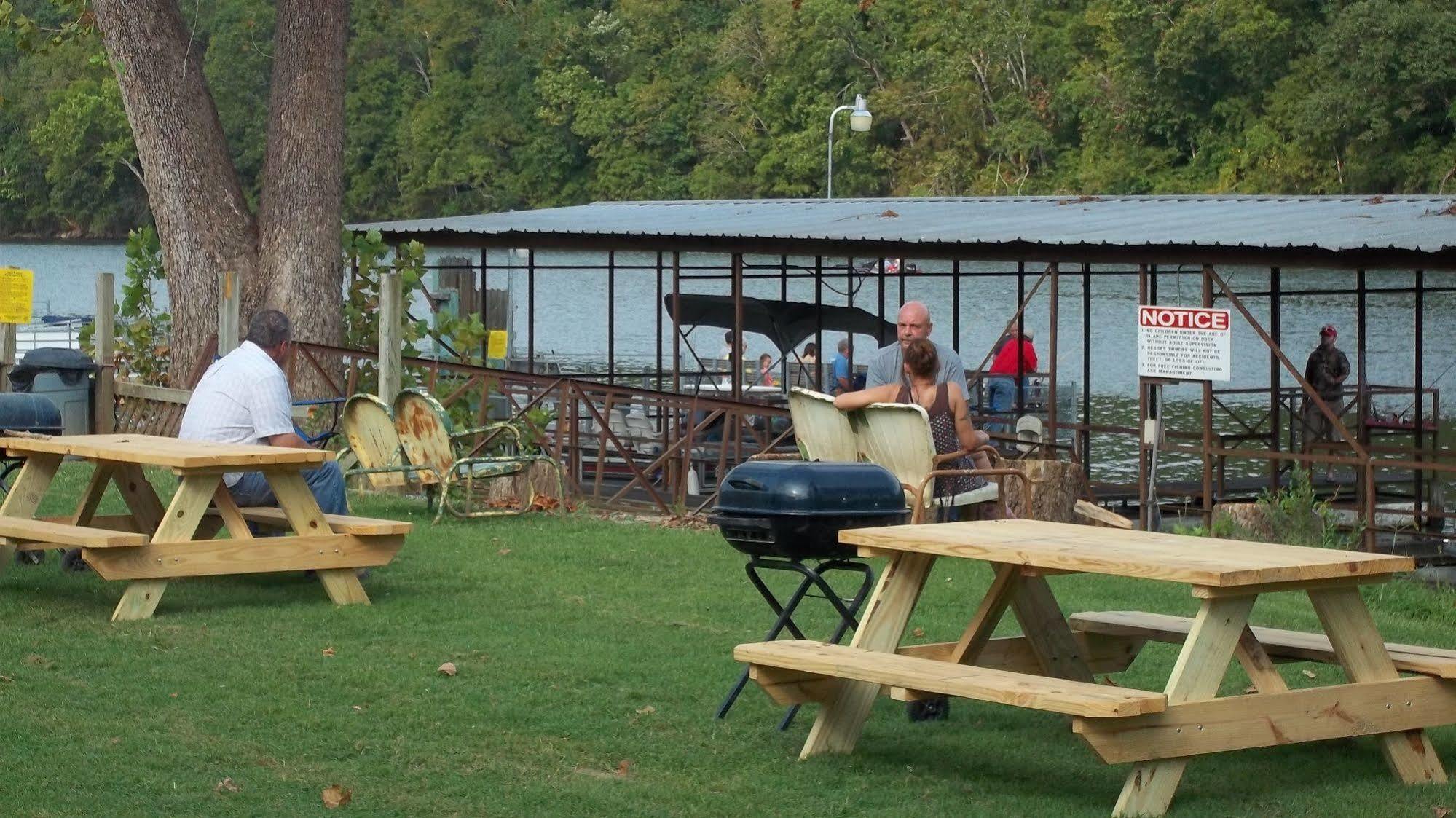 Bull Creek Taneycomo Lakefront Resort מראה חיצוני תמונה